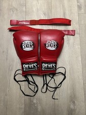 Cleto Reyes Boxing Gloves. Red