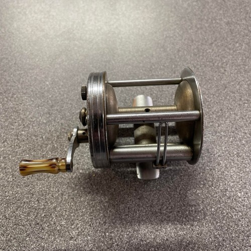 Pflueger trump reel - reel, u.s.a