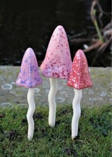 Garden Ornament Decor  Toadstools Stems Gift - PS5091 - ELM WH