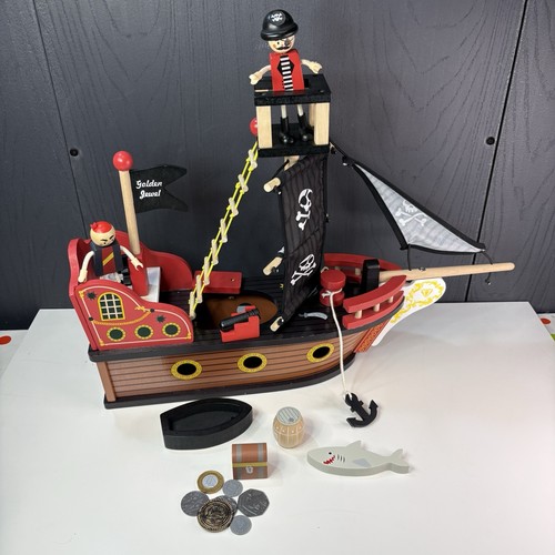 Little town wooden toy - wooden, pirate