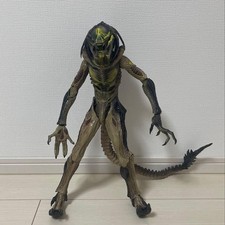 Hot Toys AVP2 Predalien 1/6