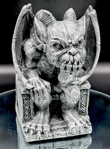 Gothic gargoyle statue - gothic, winged