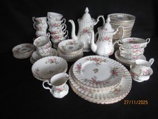 Royal Albert Moss Rose Pattern