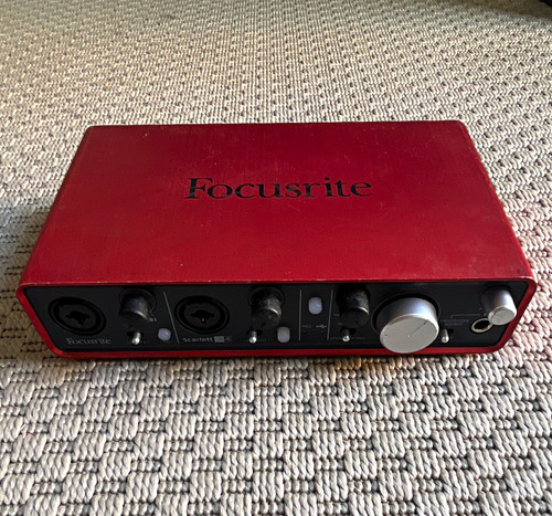 Focusrite scarlett 2i4 1st - 2i4,