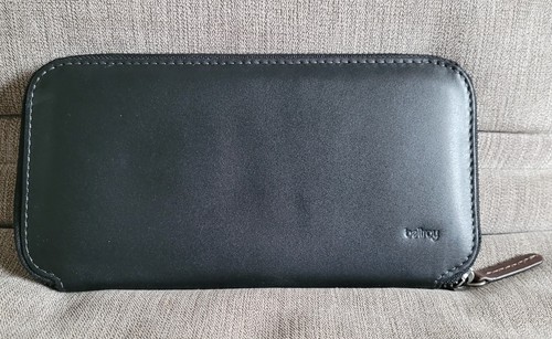 Bellroy leather carry - , out