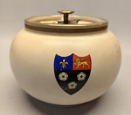 Vintage carlton ware crested - carlton,