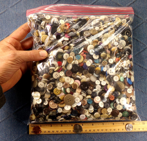 Bulk buttons bag huge - lb,