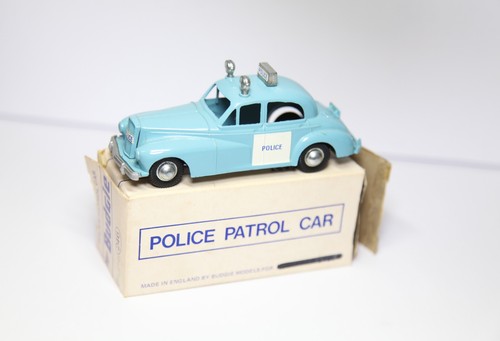 Budgie 246 police - car, in