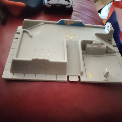 Mattel hot wheels car park - wheels,