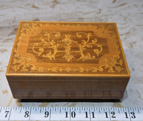 Vintage music box italian - music,