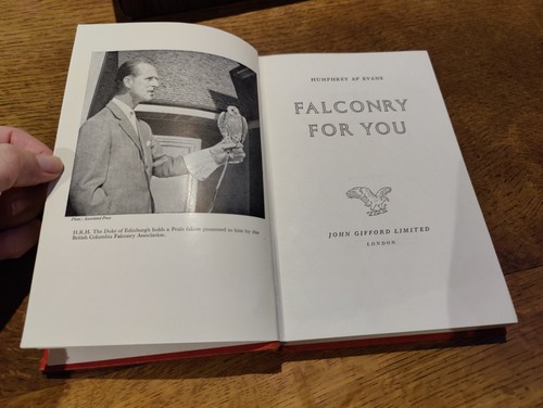 Falconry for you humphrey - for,