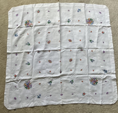 Vintage hand embroidered linen - vintage,