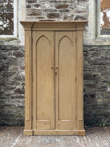 Fine gothic antique pine - antique,