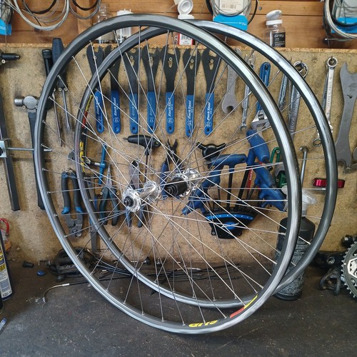 Campagnolo mavic 700c wheelset - 700c,
