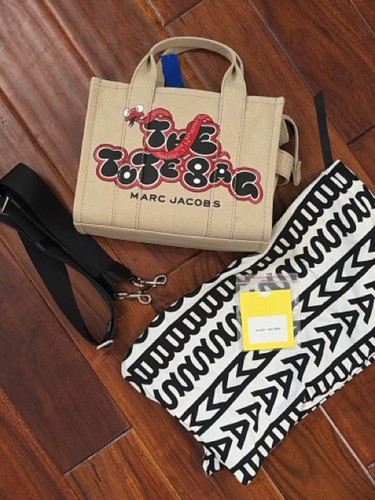 Marc jacobs nwt the tote - marc,
