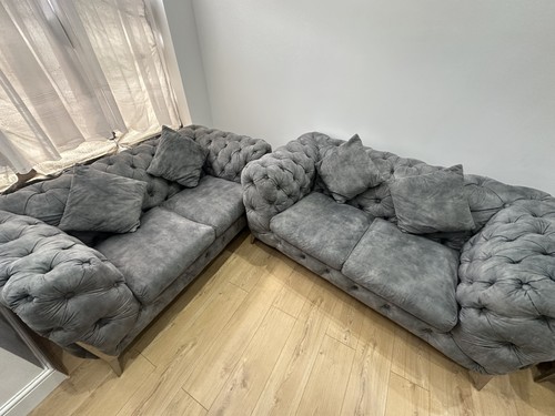 Grey chesterfield seater - 2x, 2-seater