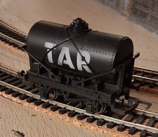 Hornby Thomas & Friends Tar
