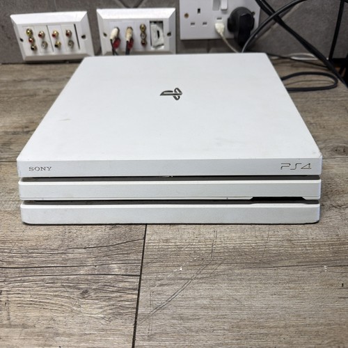 Sony playstation pro 1tb - 4,