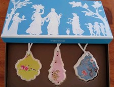 WEDGWOOD 3 FLORAL CERAMIC