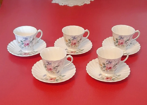 Royal doulton arcadia cups - royal, and