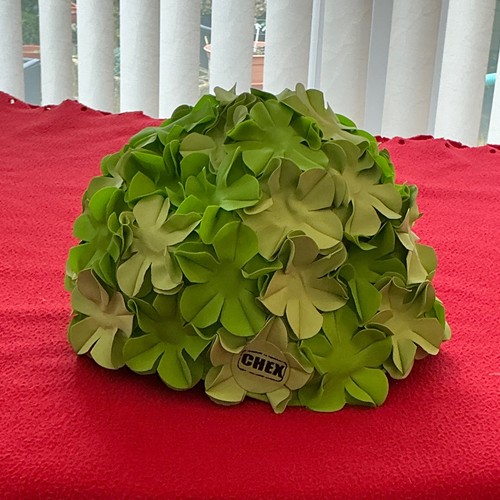 Green flower petal adult