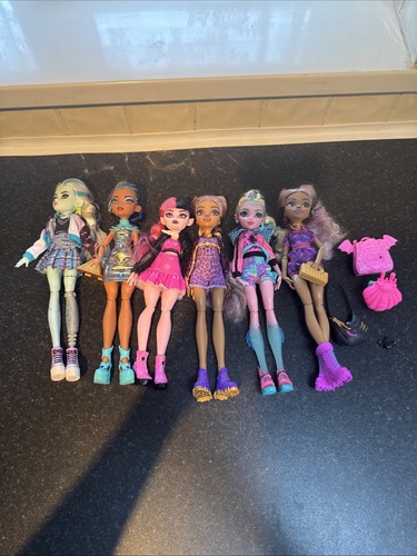 Monster high dolls job - high,