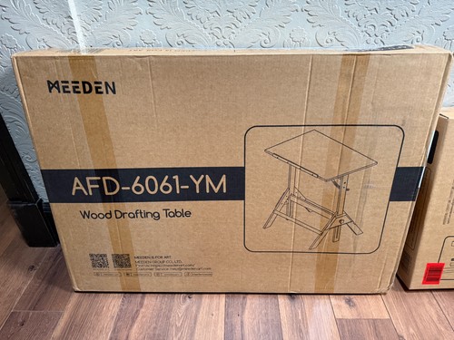 Meeden wood drafting table