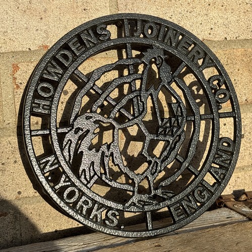 Cast iron trivet manufactured - cast,