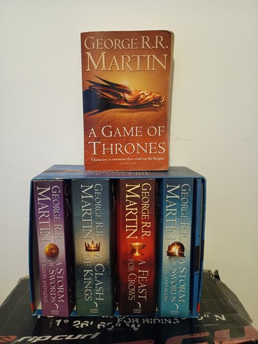 Game thrones book bundle - game,