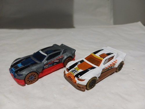Hot wheels rally cat pair - hot,