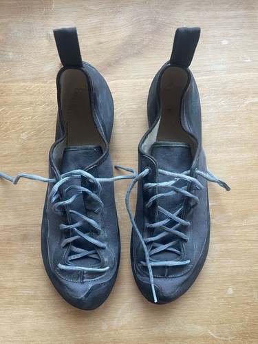 Bnwt simond rock climbing - simond,