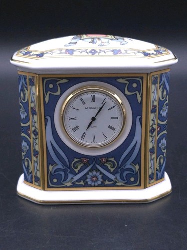 Wedgwood blue elephant - blue, desk