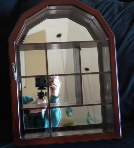 Small wall hanging curio - small,