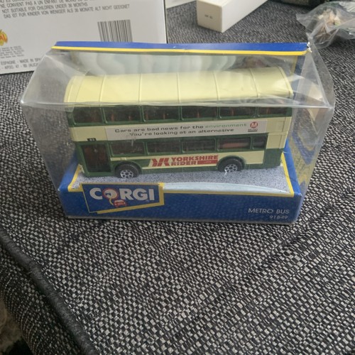 Corgi metro bus yorkshire - metro,