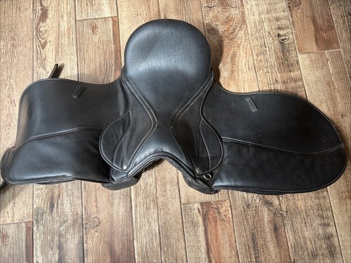 Very wide saddle - very,