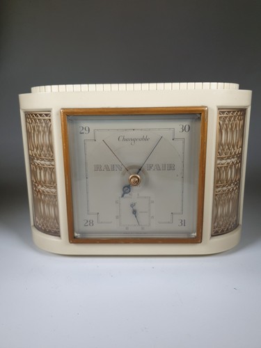 English art deco smiths cream - art,