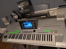 Yamaha Tyros 3 Keyboard