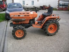Kubota B6200 compact tractor