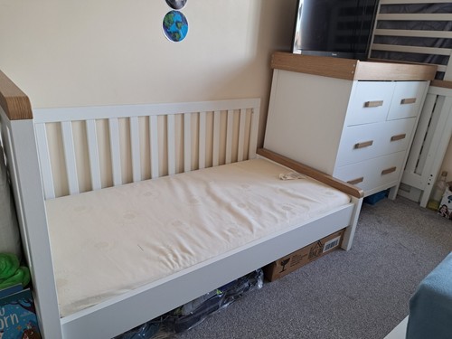 Mamas papas cot and chest - &, of