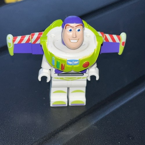 Lego buzz lightyear minifigure - buzz,