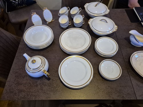 Alderley dinner service - dinner,