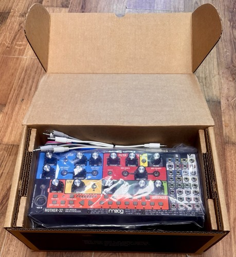 Moog mother semi - moog, 32