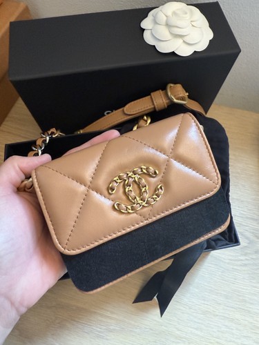 Authentic chanel round - authentic,