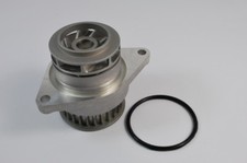 Water Pump 030121005T for Golf 3 1.4 AEX 1.6 AEA AEE Polo 6N1 1.0 1.3 1.4 1.6