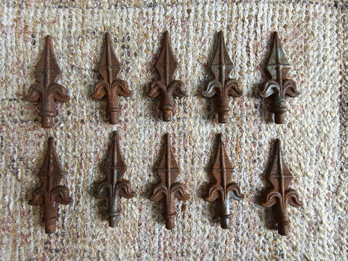 Vintage cast metal spear head - metal,