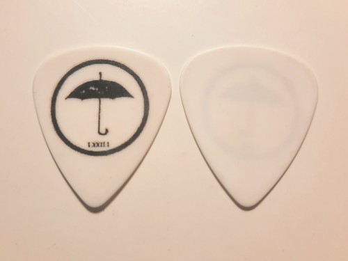 Tom delonge angels and - tom,