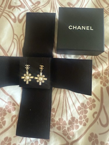 Chanel earrings - chanel,