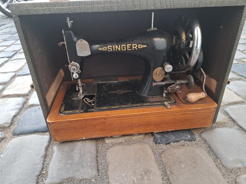 Singer sewing machine - sewing, hand