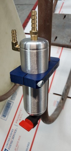 Mini bike catch can mount