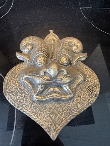 Rare vintage brass yali - rare,